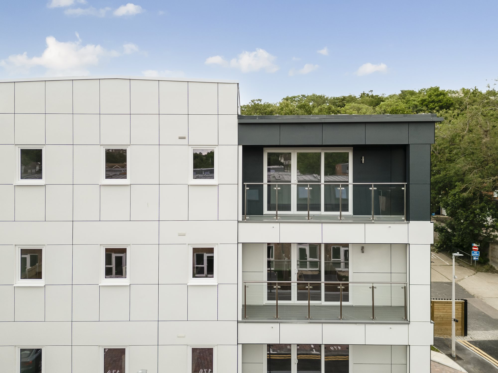 James Hardie fibrocementinė plokštė LYGI faktūra 3048x1220x11 mm Arctic white - Image 3