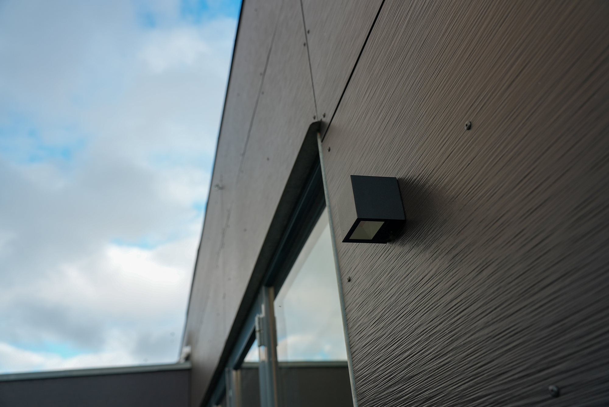 James Hardie fibrocementinė plokštė Architectural Brushed 3048x1220x8 mm Arctic white - Image 5