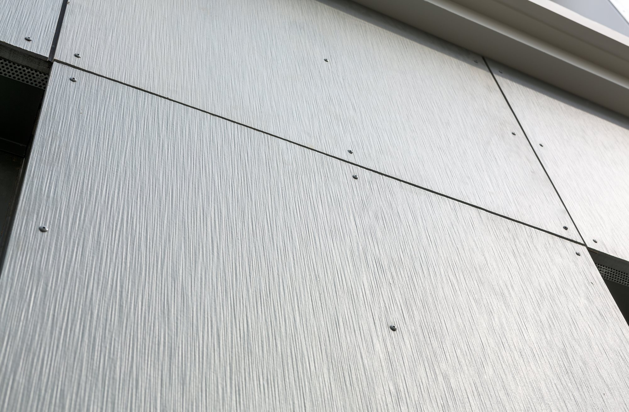 James Hardie fibrocementinė plokštė Architectural Brushed 3048x1220x8 mm Arctic white - Image 12