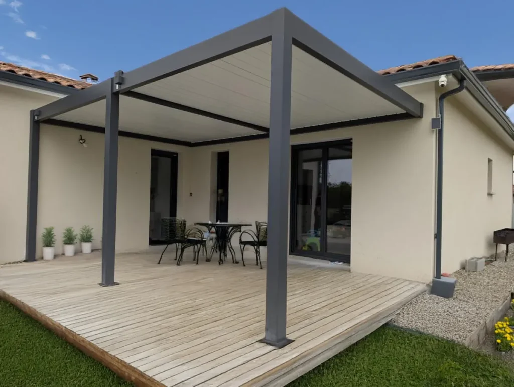 Pergola Elios 5,3×3,6 m. balta su 2 vnt 2,65 m pločio priekiniai roletai – projekto nuotrauka 5