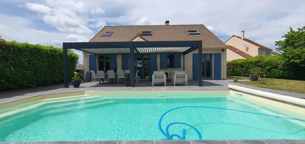 Pergola Elios 5,3×3,6 m. balta su 2 vnt 2,65 m pločio priekiniai roletai – projekto nuotrauka 4
